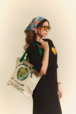 Camiseta Pico de Mango Oversize Negra