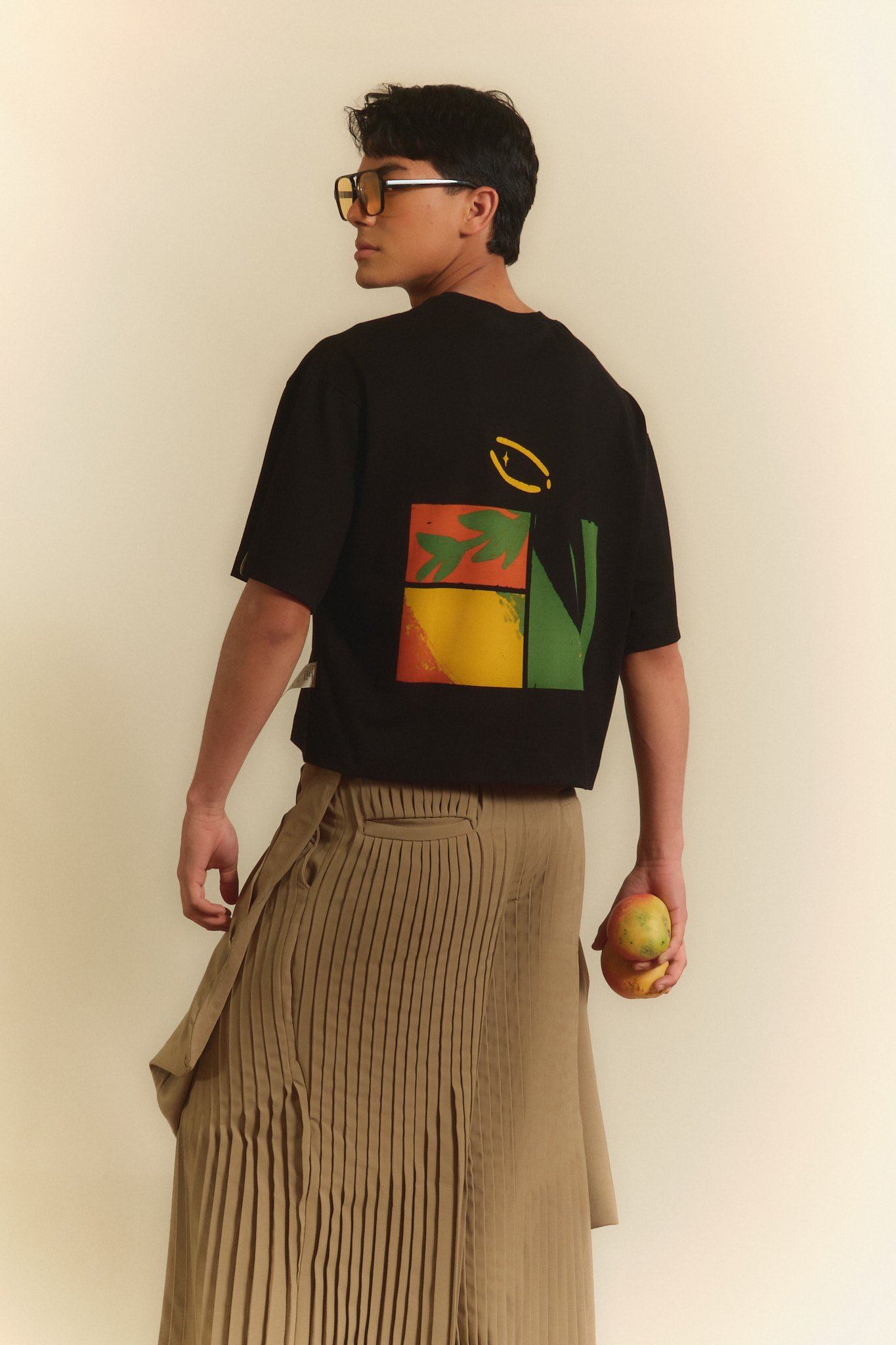 Camiseta Pico de Mango Boxy Negra